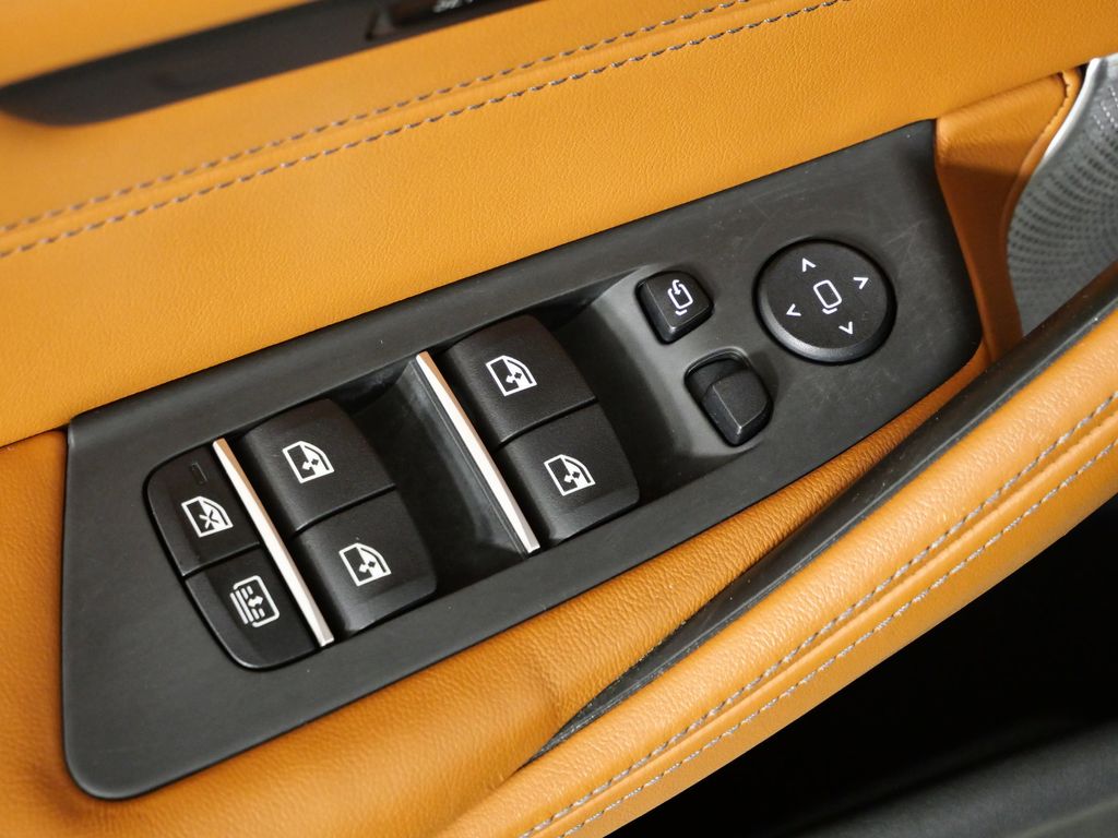 Thumbnail: 2019 BMW M5 - 38