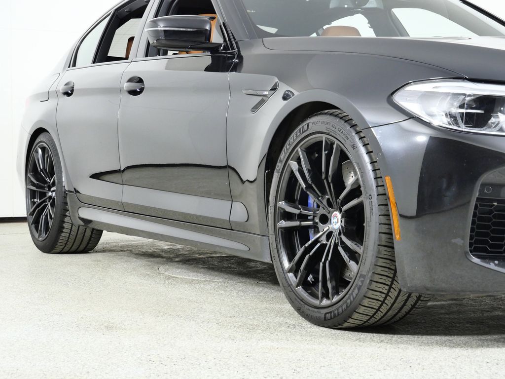 Thumbnail: 2019 BMW M5 - 9