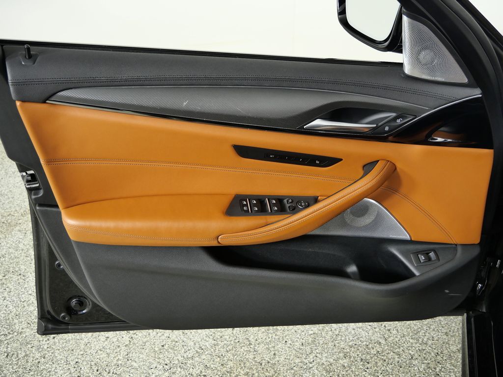 Thumbnail: 2019 BMW M5 - 35