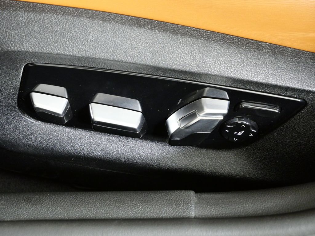 Thumbnail: 2019 BMW M5 - 40