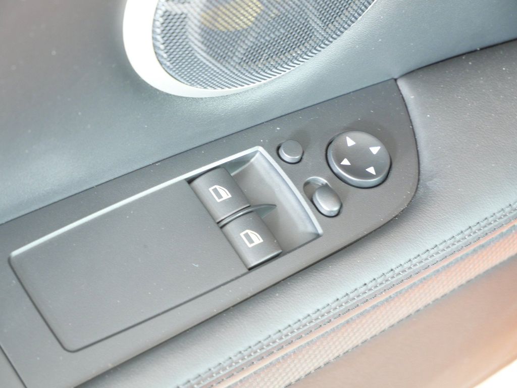 Thumbnail: 2013 BMW M3 - 17