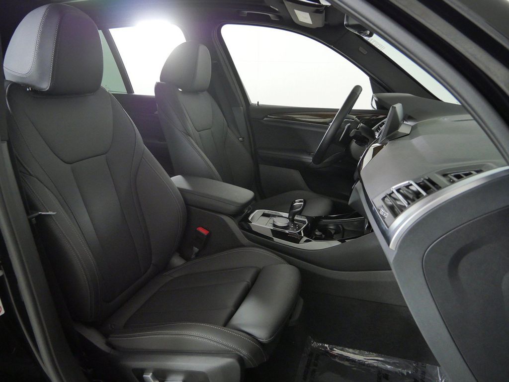 Thumbnail: 2023 BMW X3 - 10
