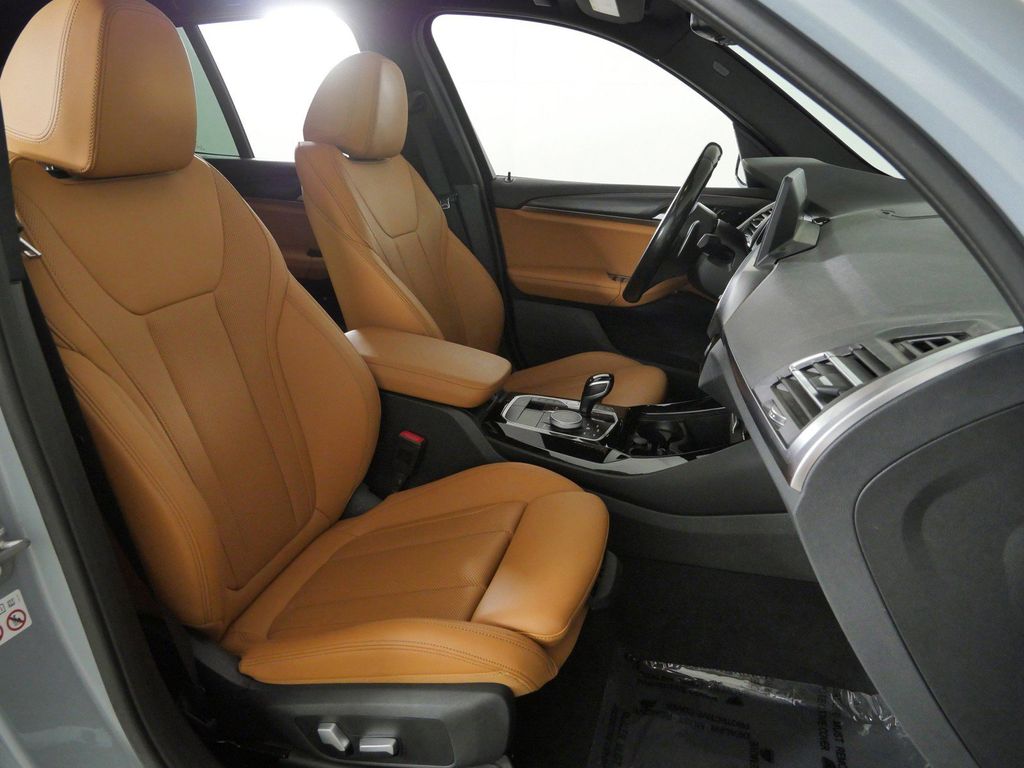 Thumbnail: 2022 BMW X3 - 10