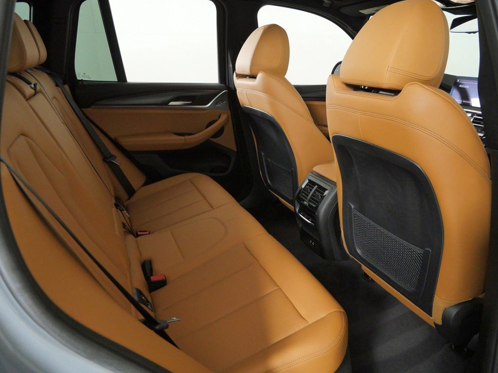 Thumbnail: 2022 BMW X3 - 11