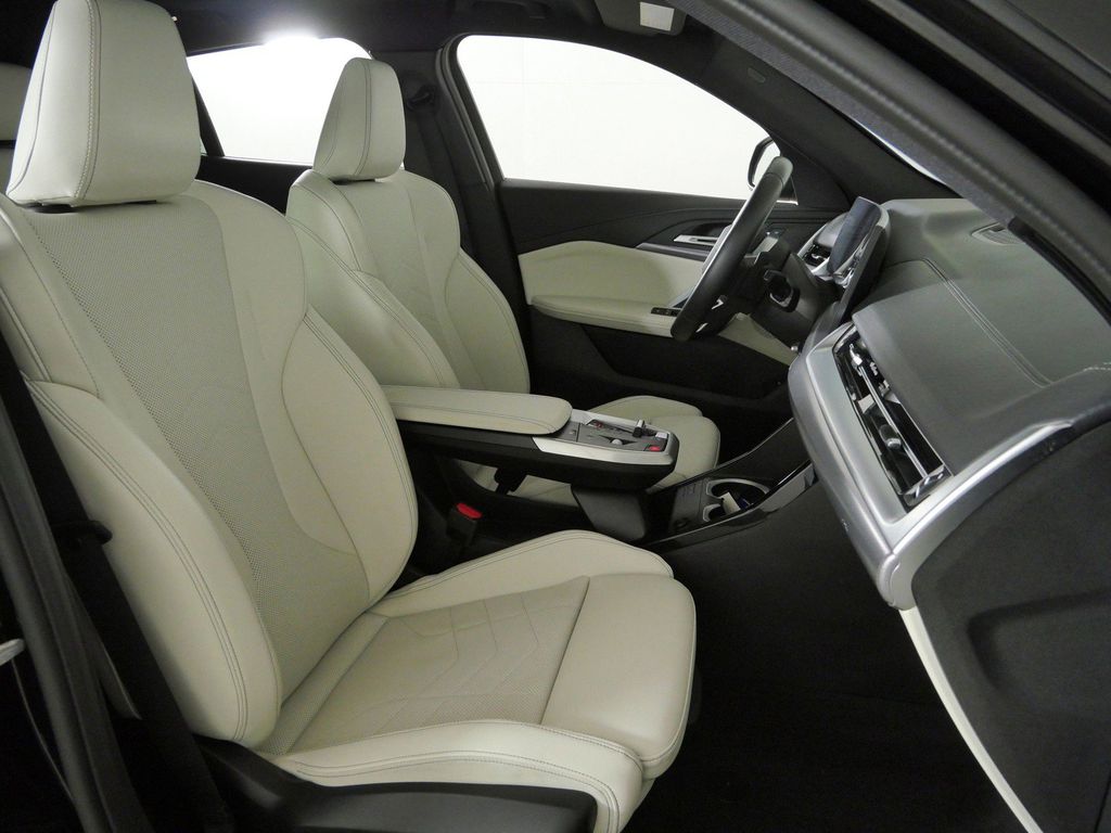 Thumbnail: 2026 BMW X2 - 10