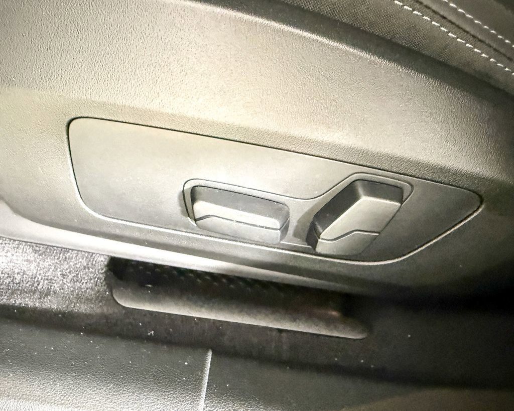 Thumbnail: 2025 BMW X2 - 34