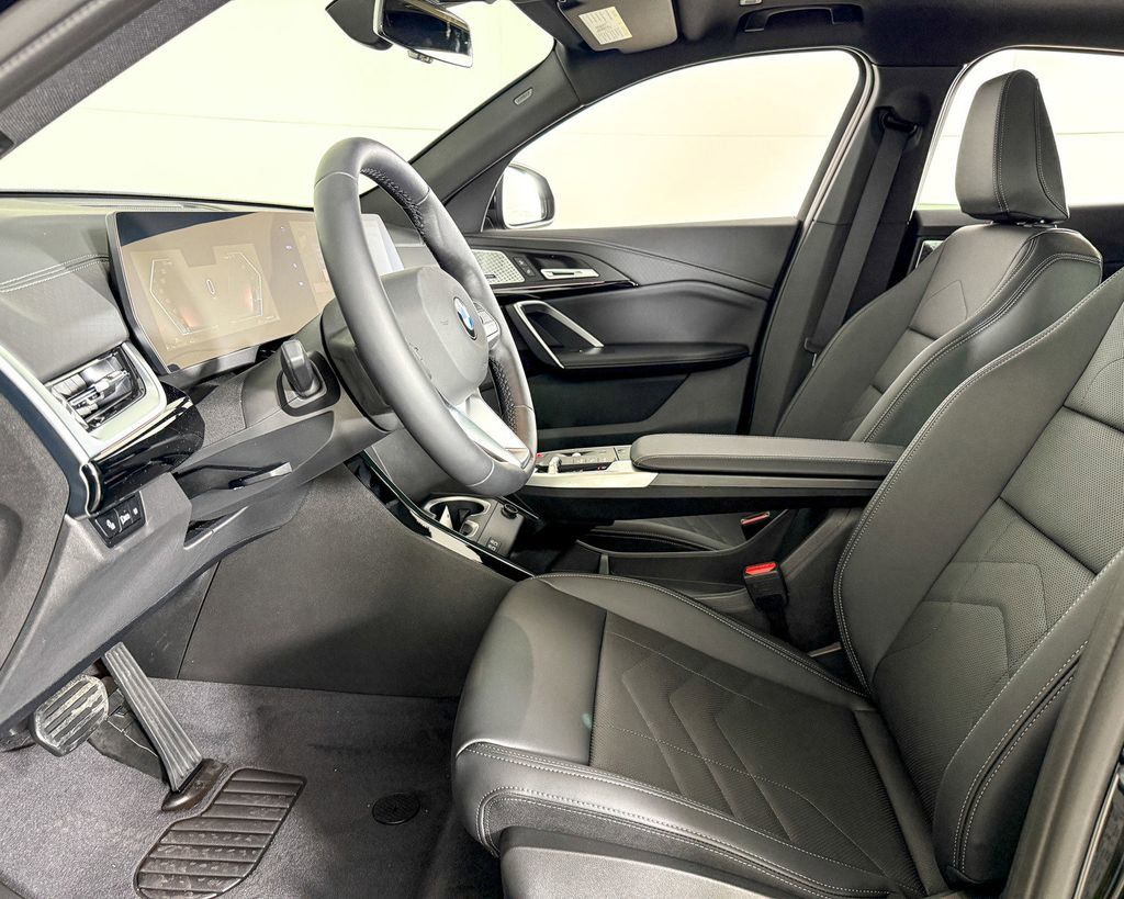 Thumbnail: 2025 BMW X2 - 32