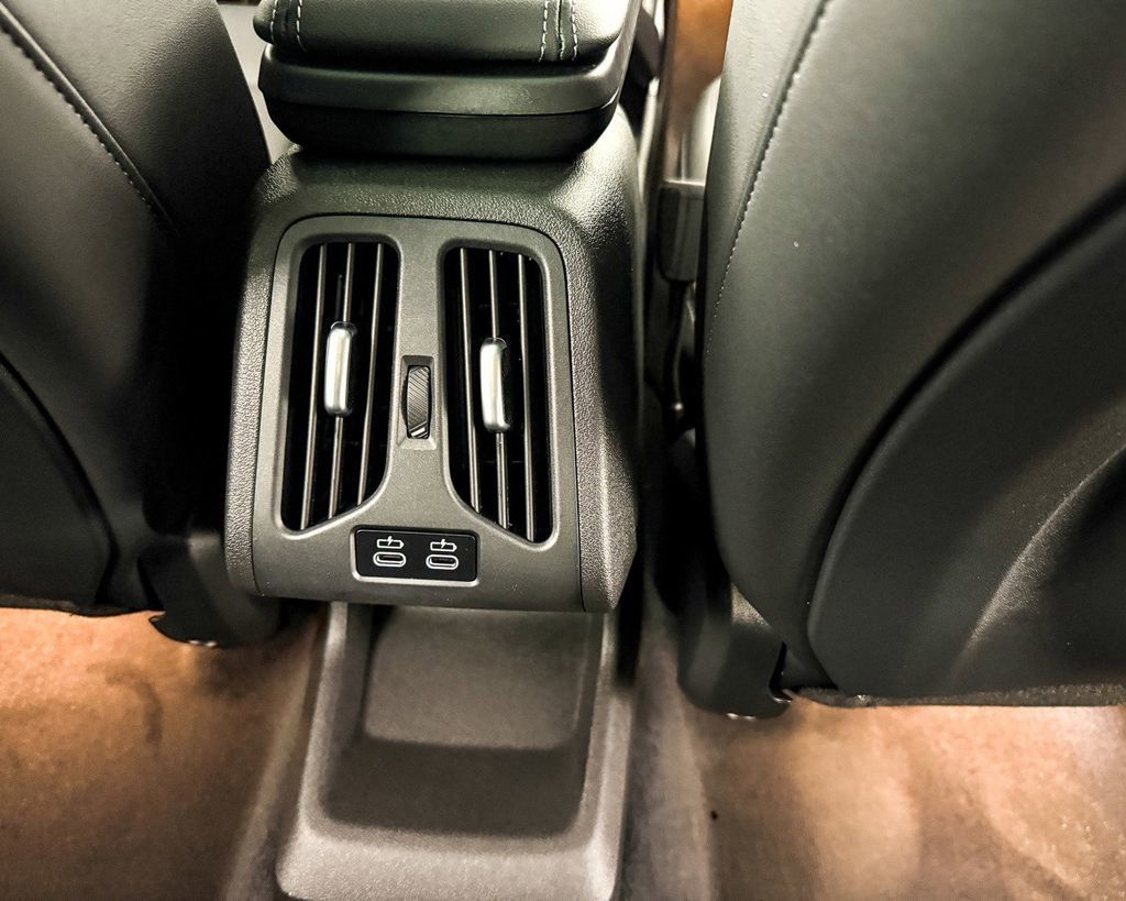 Thumbnail: 2025 BMW X2 - 14