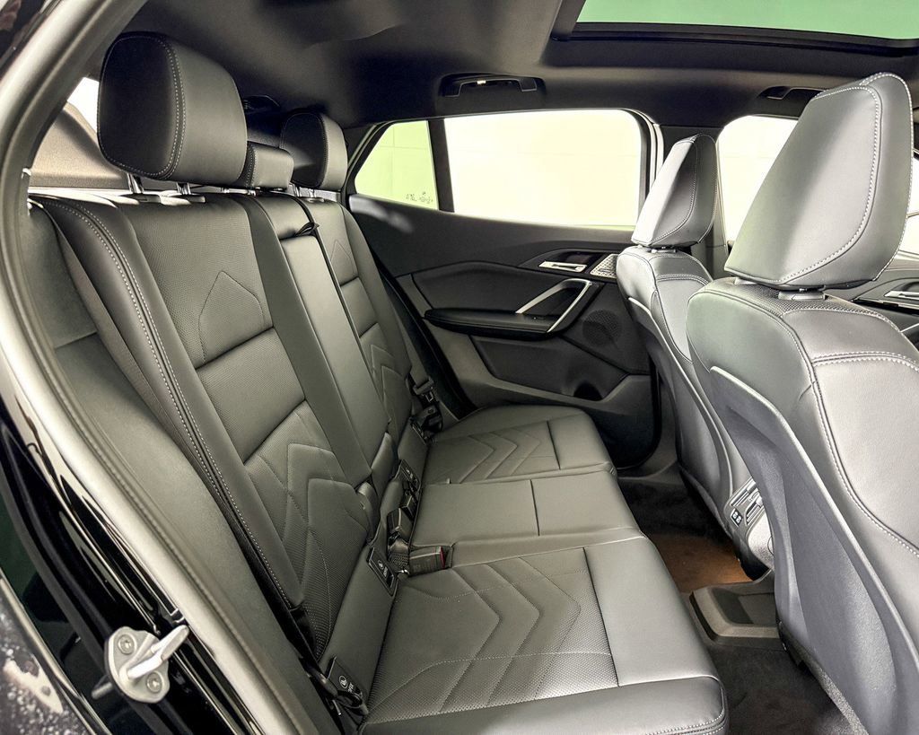 Thumbnail: 2025 BMW X2 - 12