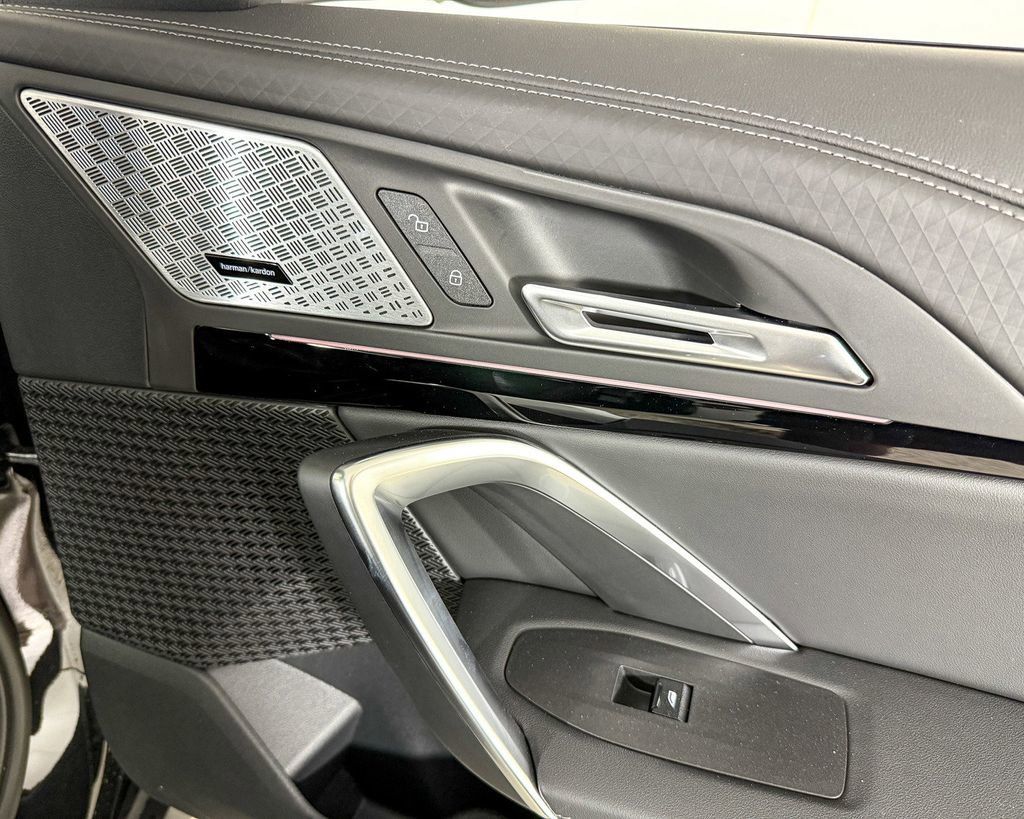 Thumbnail: 2025 BMW X2 - 28