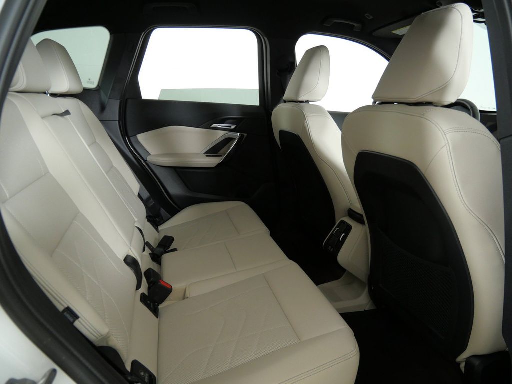 Thumbnail: 2023 BMW X1 - 10