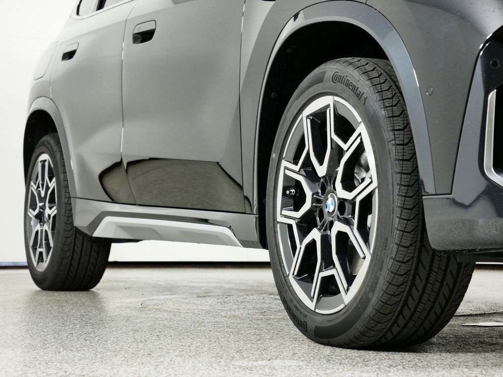 2025 BMW X1 xDrive28i 8