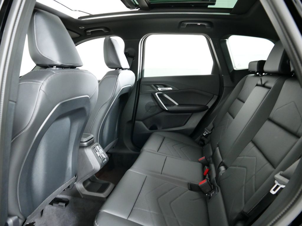 2025 BMW X1 xDrive28i 33
