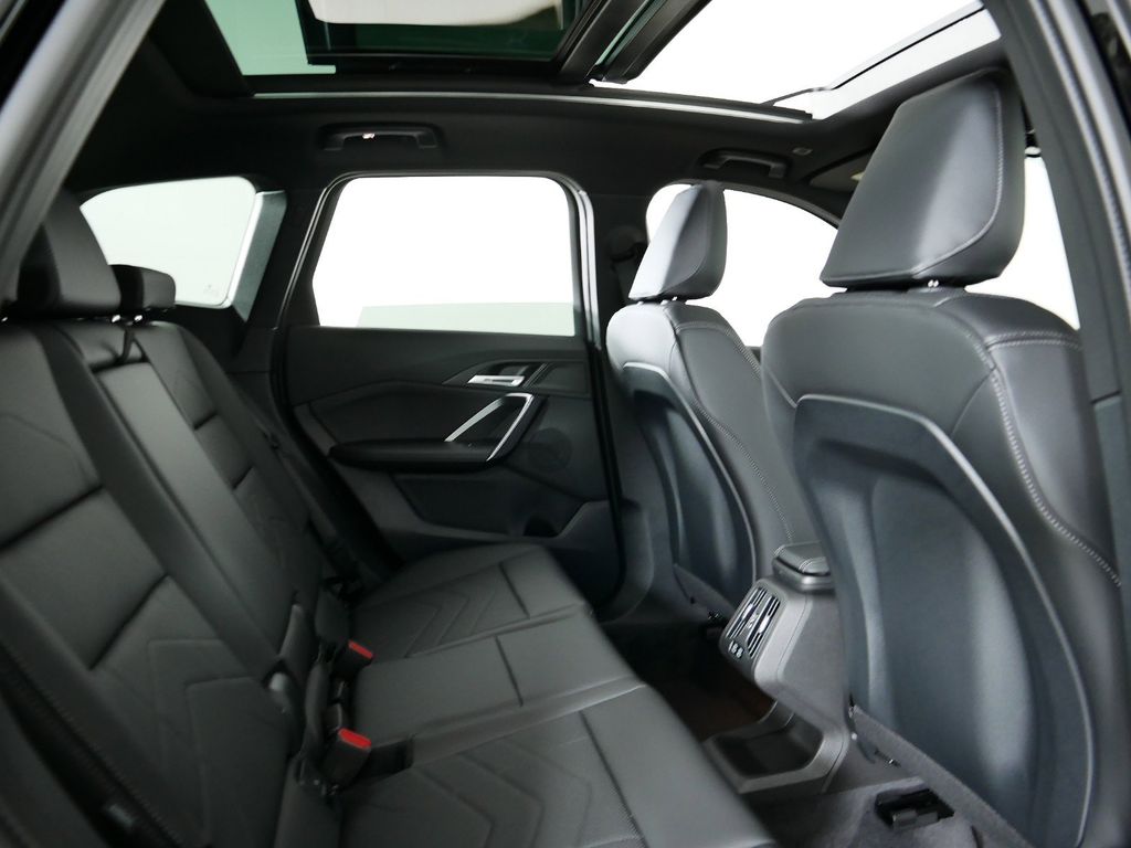 2025 BMW X1 xDrive28i 12