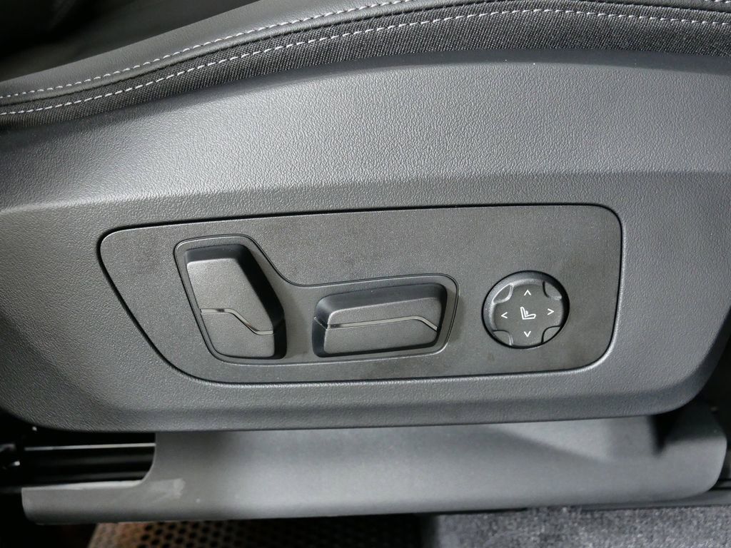 Thumbnail: 2025 BMW X1 - 30