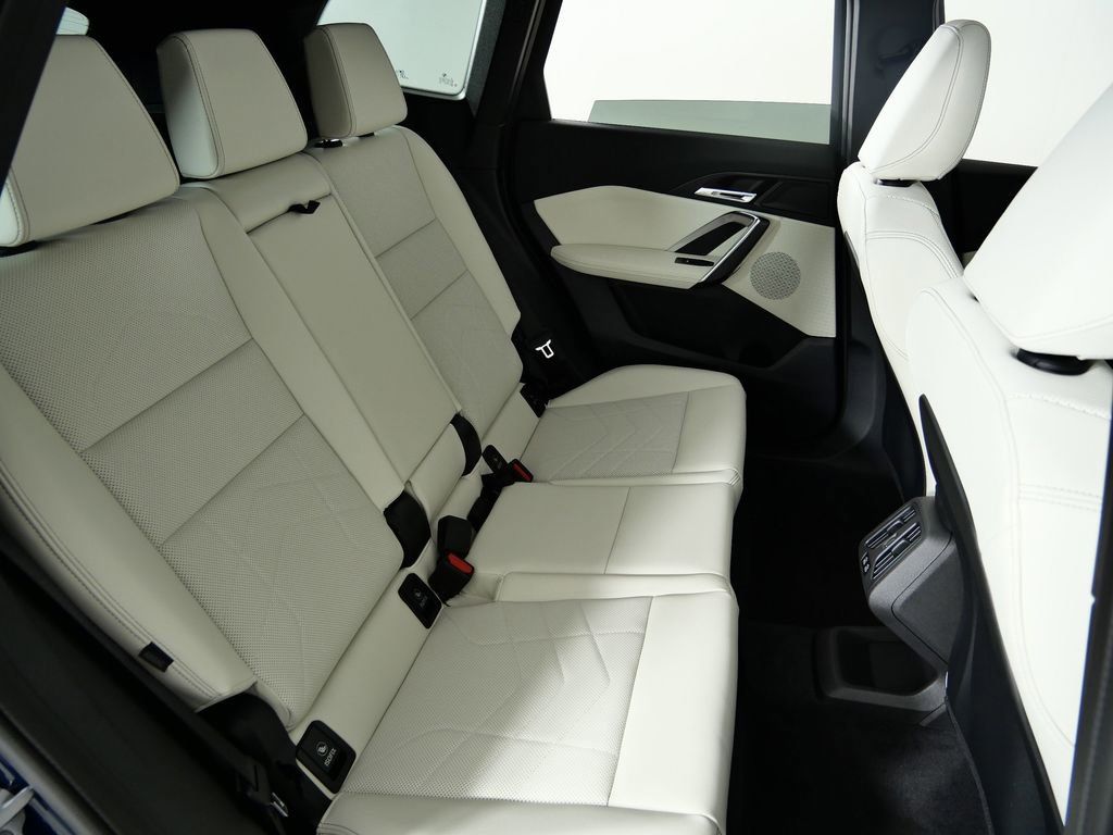 Thumbnail: 2026 BMW X1 - 32