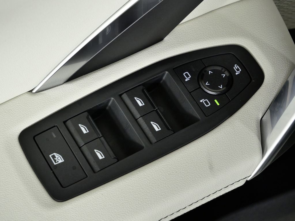 Thumbnail: 2026 BMW X1 - 40