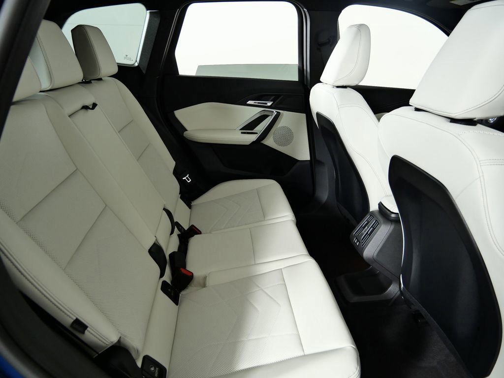 Thumbnail: 2026 BMW X1 - 10