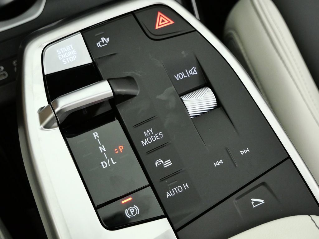 Thumbnail: 2026 BMW X1 - 13