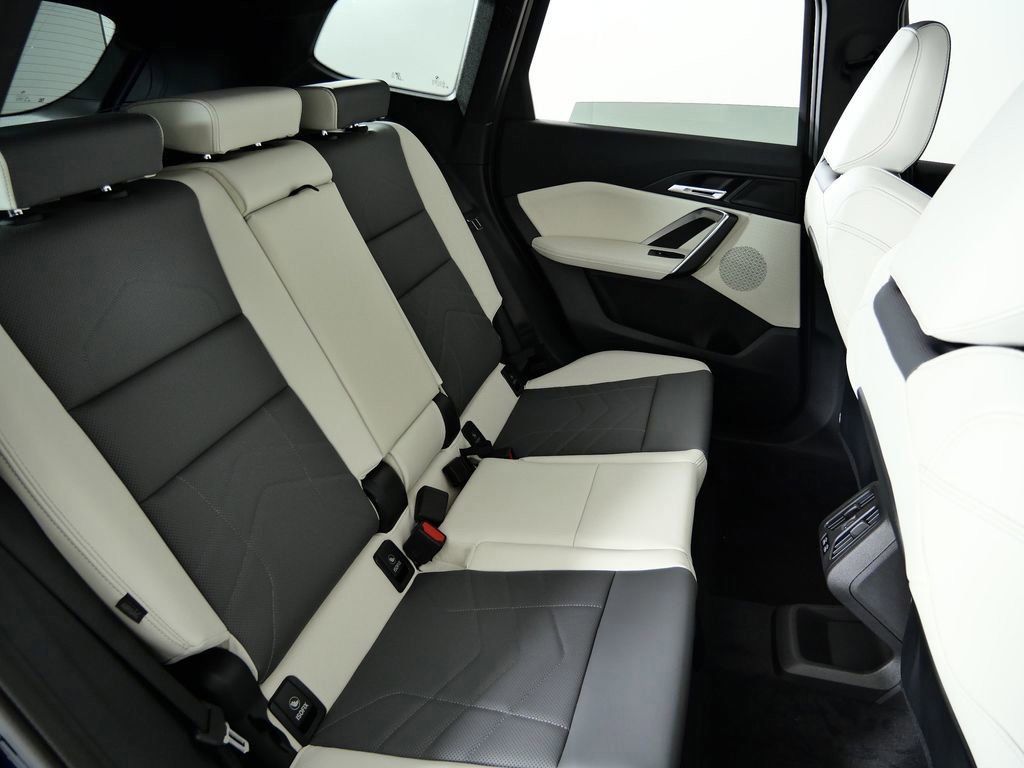 Thumbnail: 2026 BMW X1 - 32