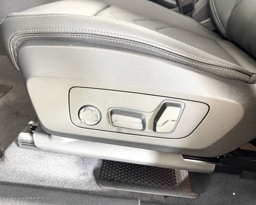 Thumbnail: 2025 BMW X1 - 35