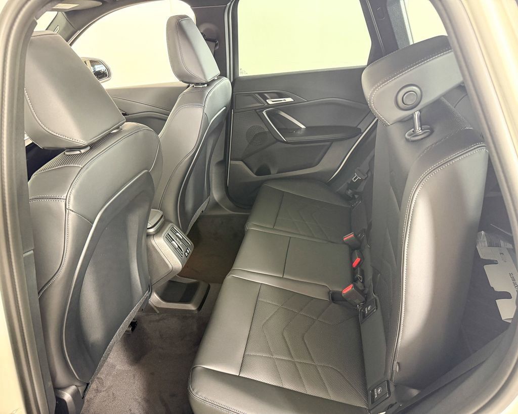 Thumbnail: 2025 BMW X1 - 32