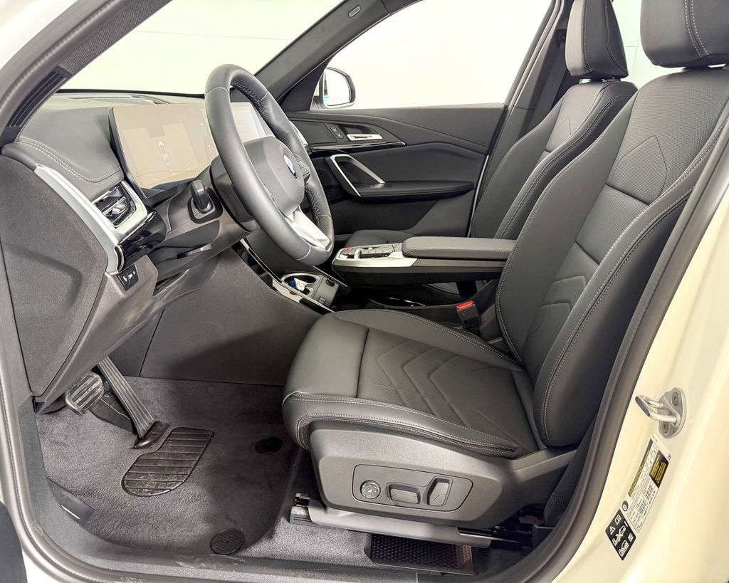 Thumbnail: 2025 BMW X1 - 33