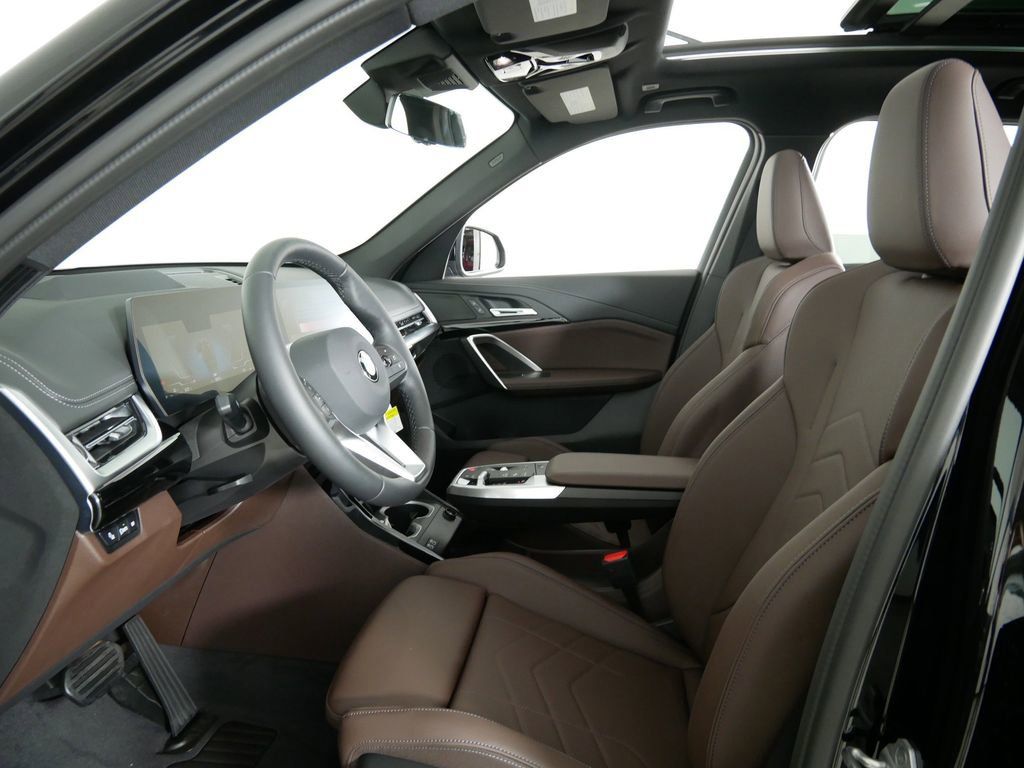 Thumbnail: 2025 BMW X1 - 32