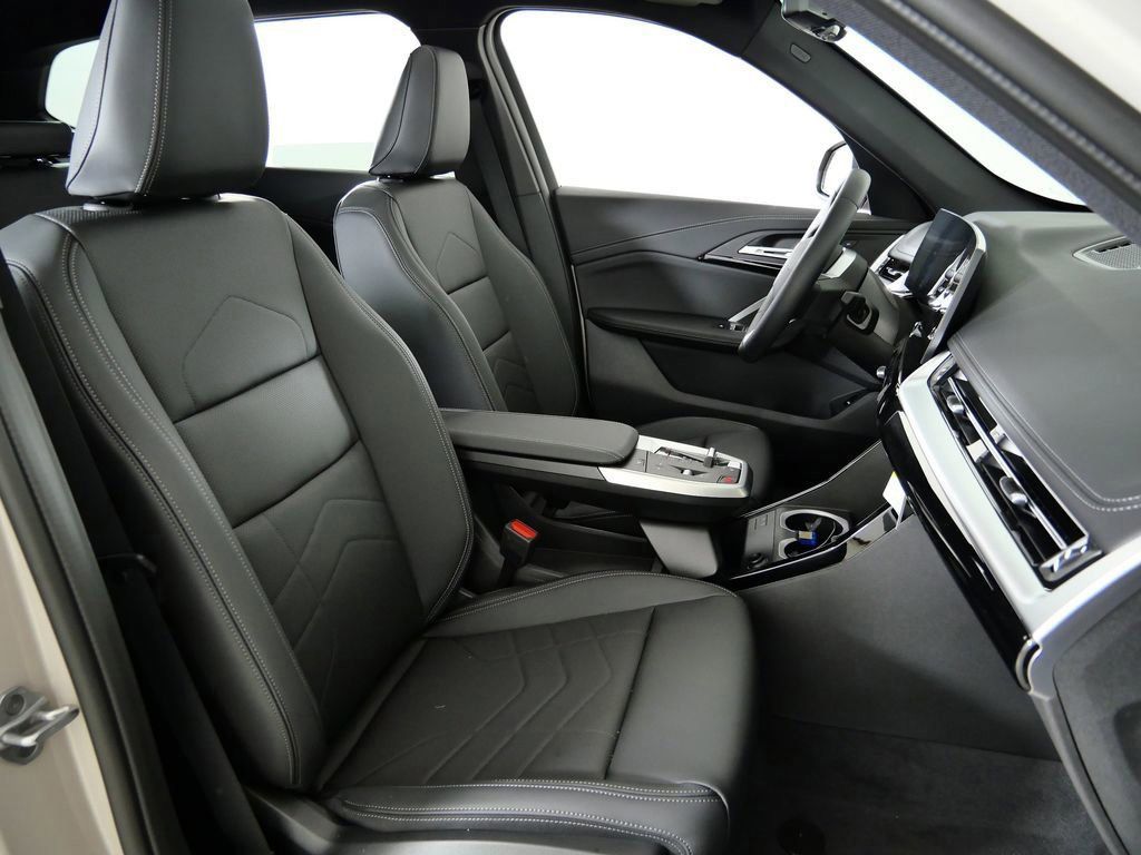 Thumbnail: 2026 BMW X1 - 10