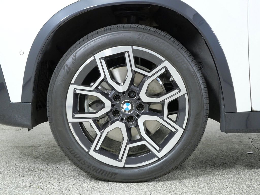 Thumbnail: 2026 BMW X1 - 25