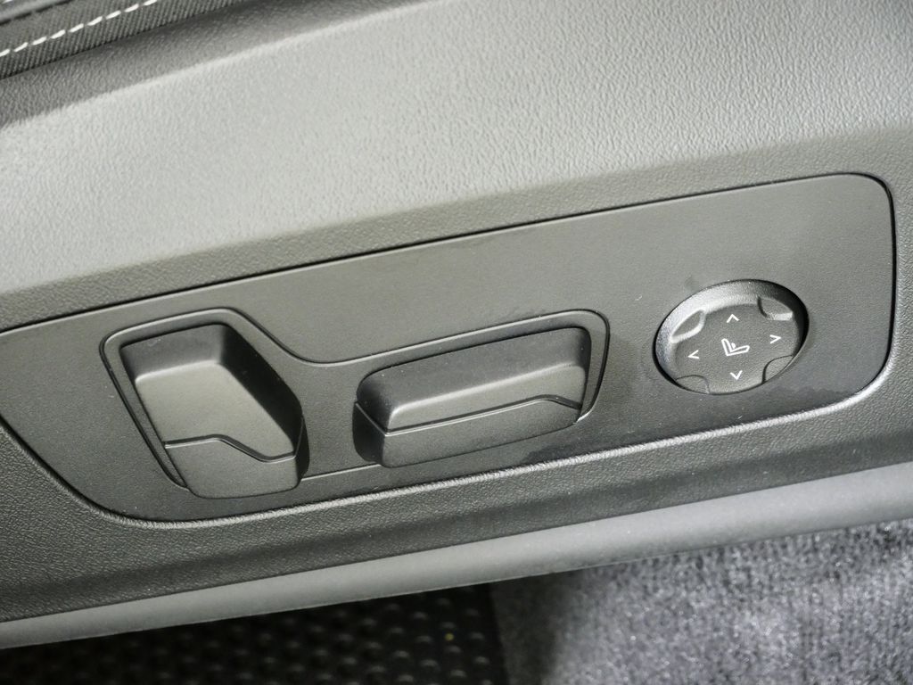 Thumbnail: 2025 BMW X1 - 30