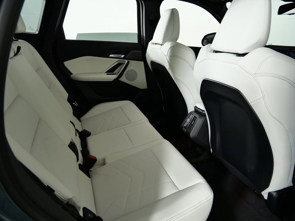 Thumbnail: 2026 BMW X1 - 10