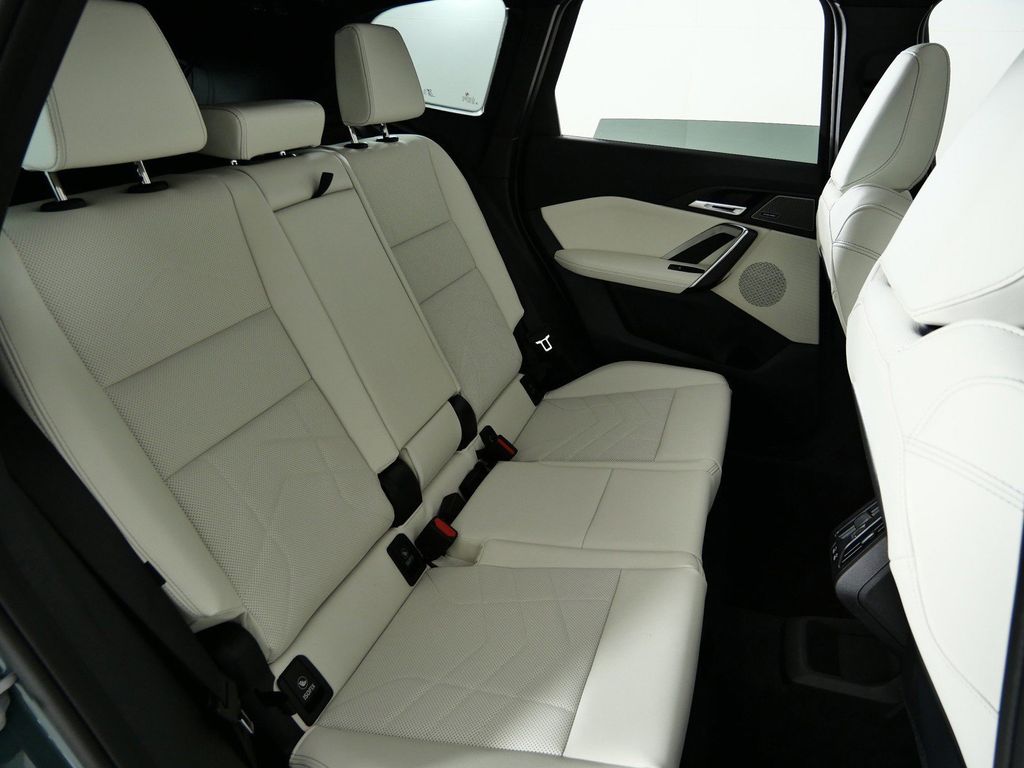 Thumbnail: 2026 BMW X1 - 31
