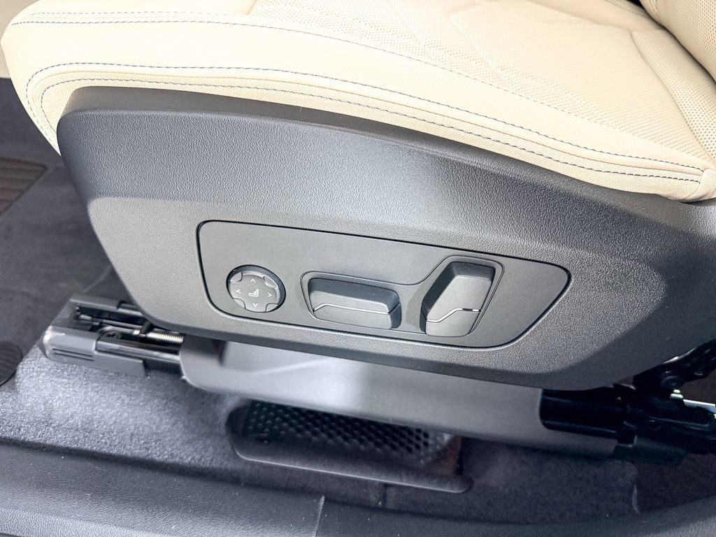 Thumbnail: 2025 BMW X1 - 36