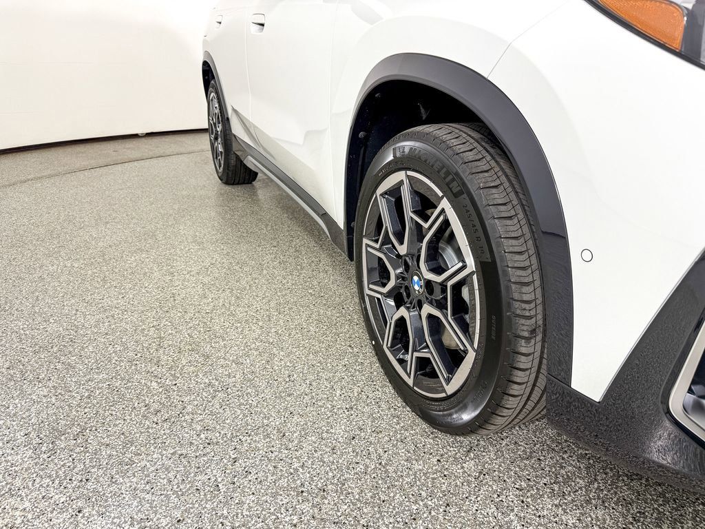 Thumbnail: 2025 BMW X1 - 8