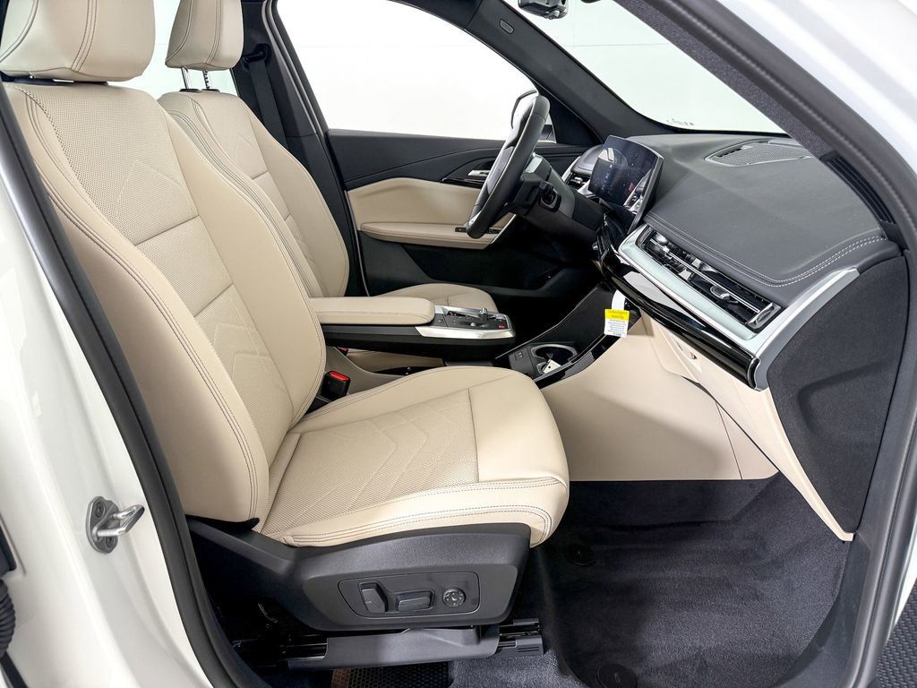 Thumbnail: 2025 BMW X1 - 11