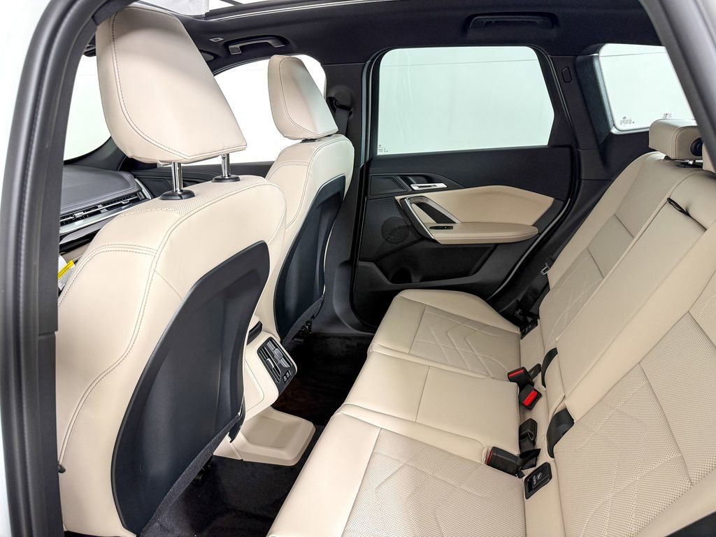 Thumbnail: 2025 BMW X1 - 32