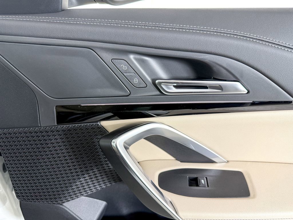 Thumbnail: 2025 BMW X1 - 30