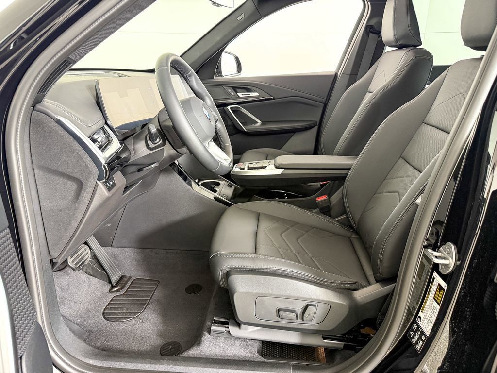 Thumbnail: 2025 BMW X1 - 34