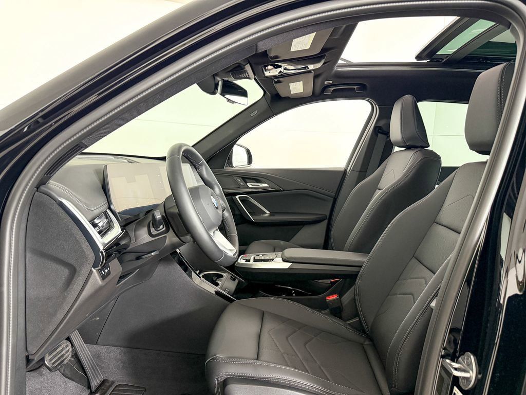 Thumbnail: 2025 BMW X1 - 35