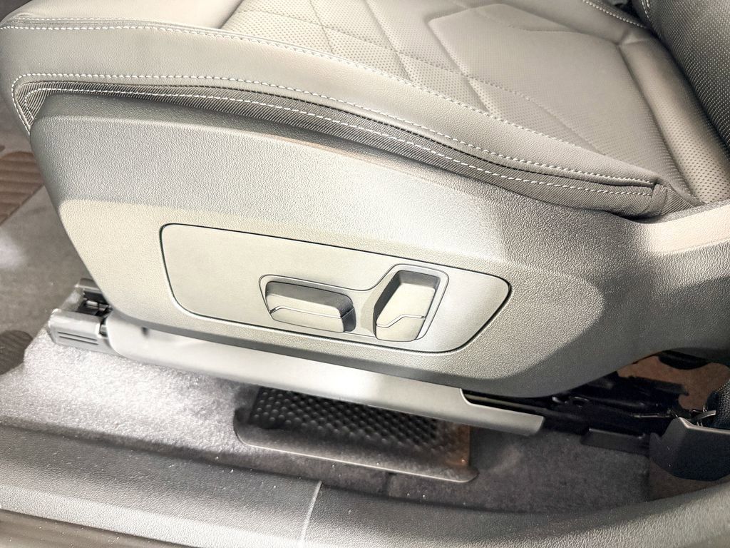 Thumbnail: 2025 BMW X1 - 36