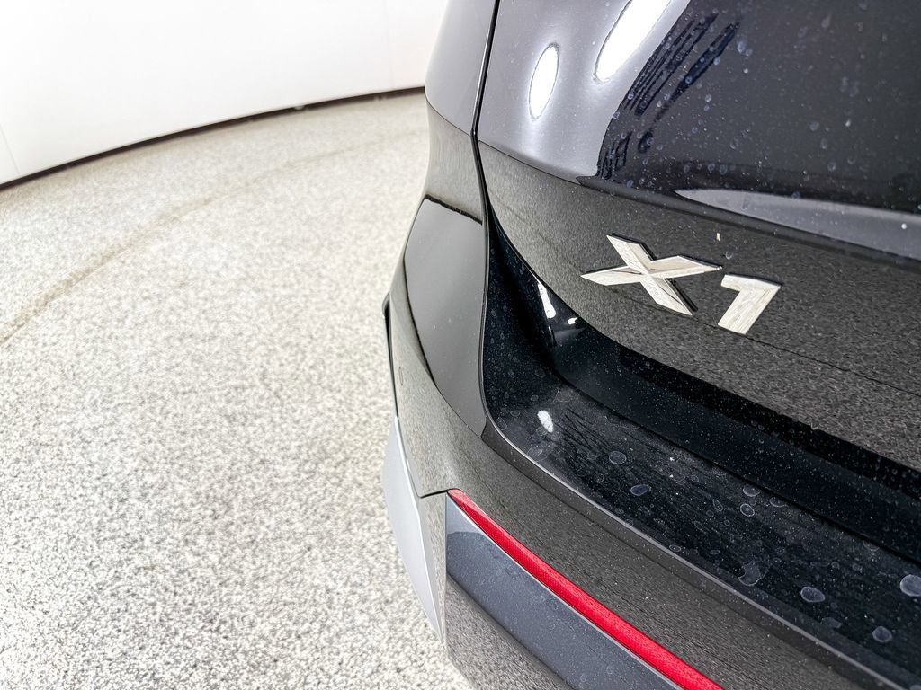 Thumbnail: 2025 BMW X1 - 23