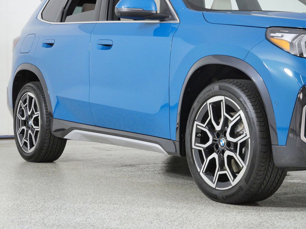 Thumbnail: 2025 BMW X1 - 8
