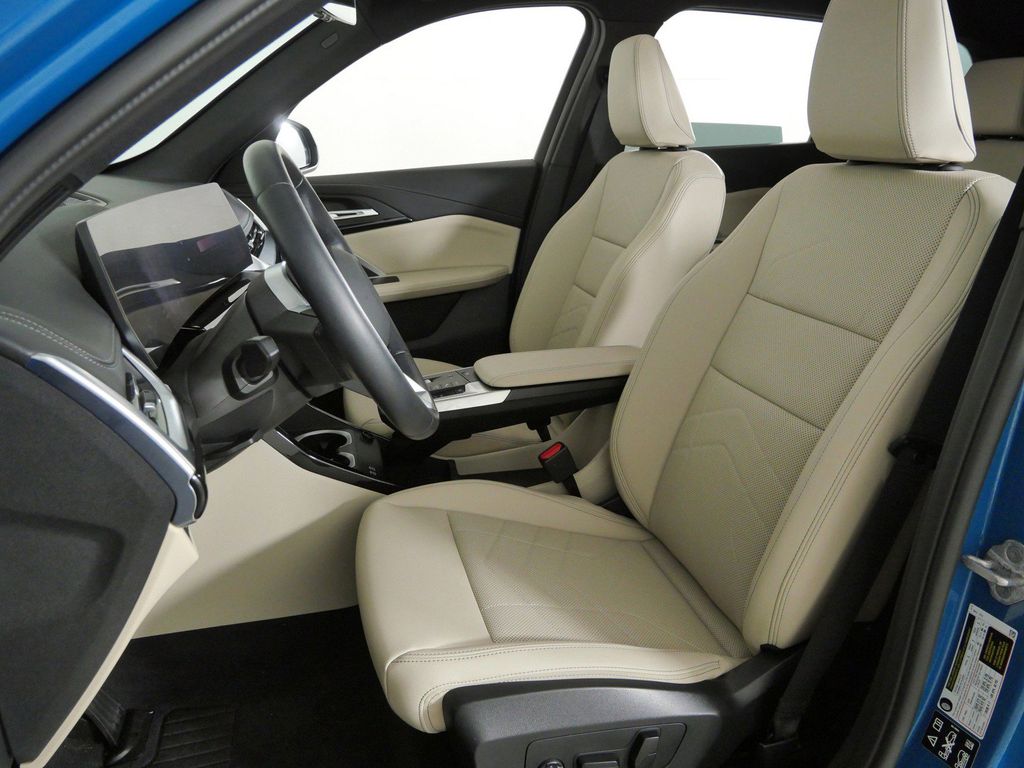 Thumbnail: 2025 BMW X1 - 38