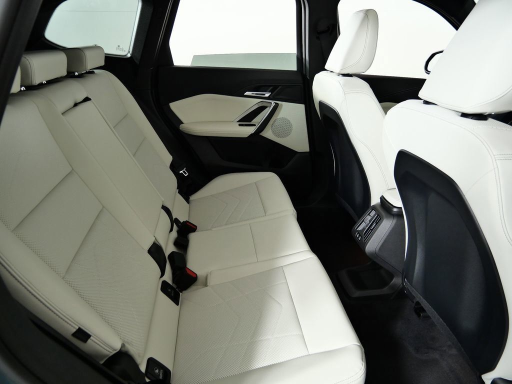 Thumbnail: 2026 BMW X1 - 11