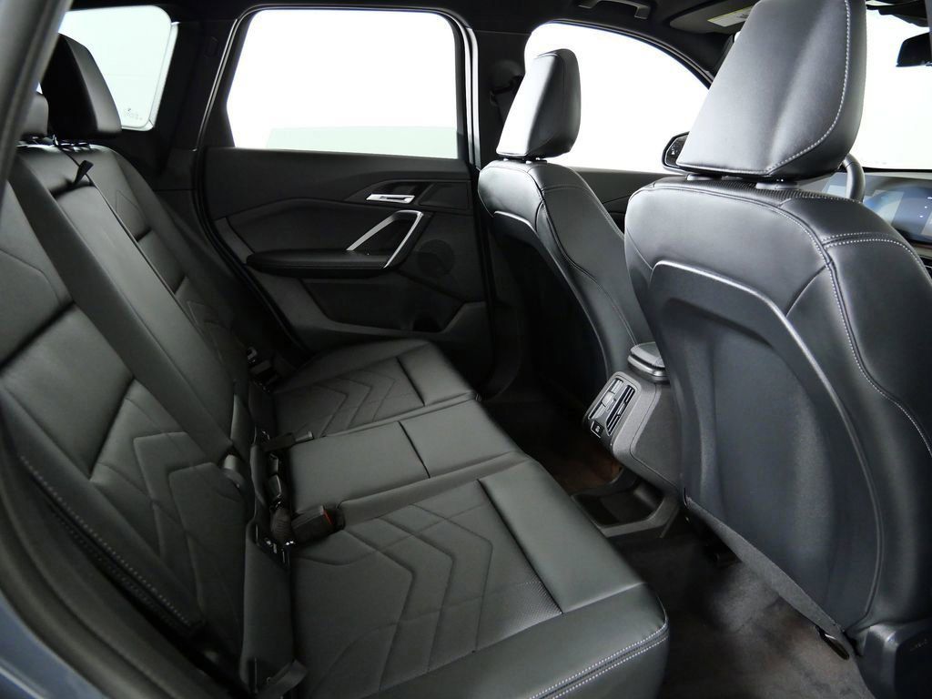 Thumbnail: 2026 BMW X1 - 10