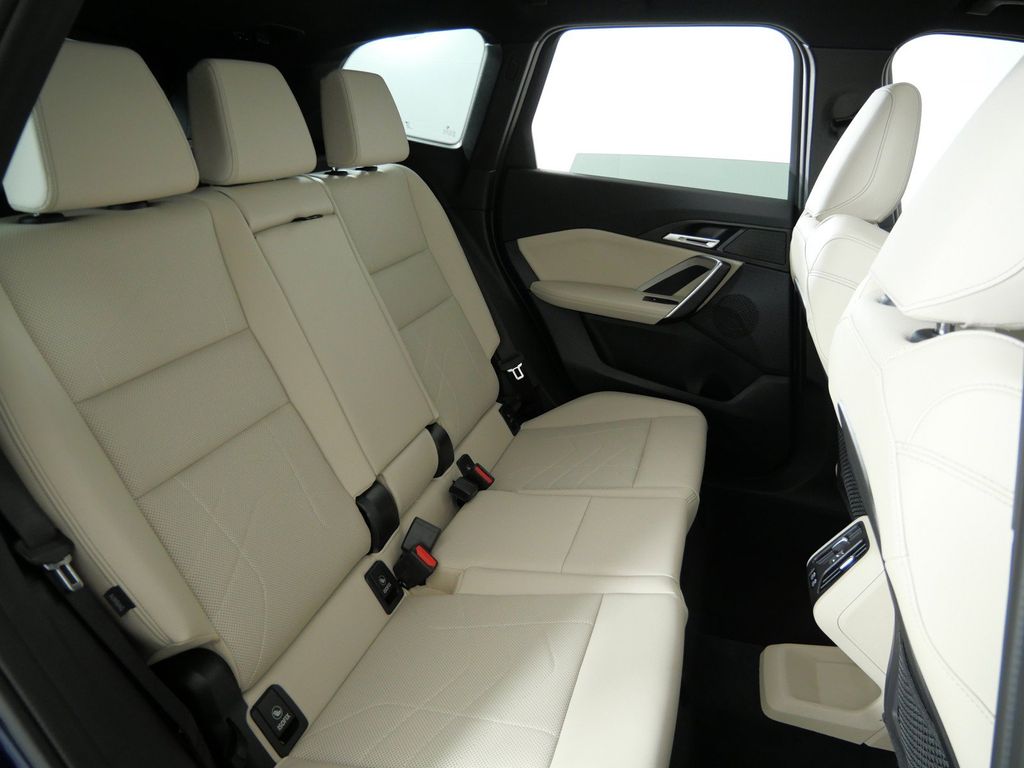 Thumbnail: 2023 BMW X1 - 32
