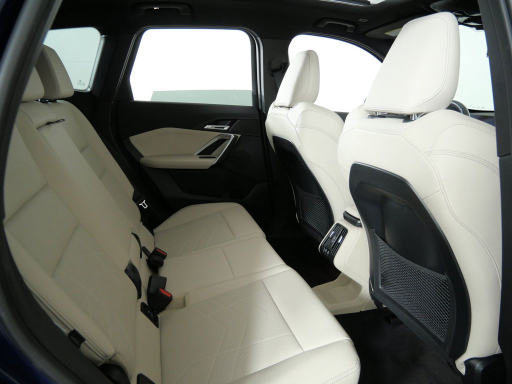 Thumbnail: 2023 BMW X1 - 11