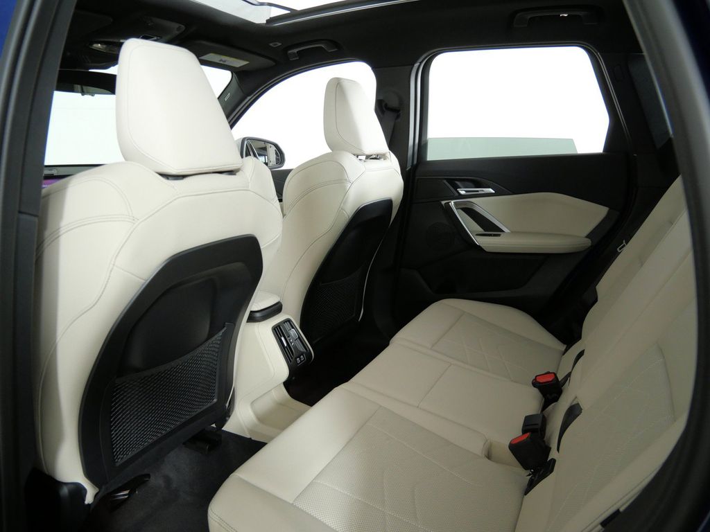 Thumbnail: 2023 BMW X1 - 35