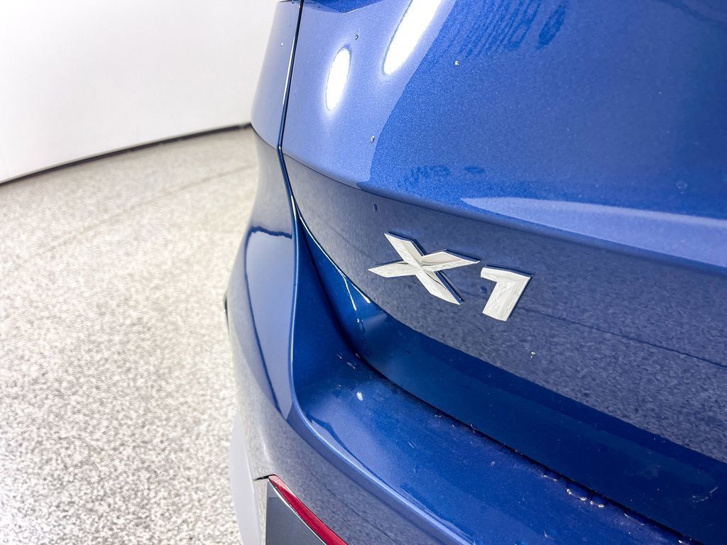 Thumbnail: 2025 BMW X1 - 24